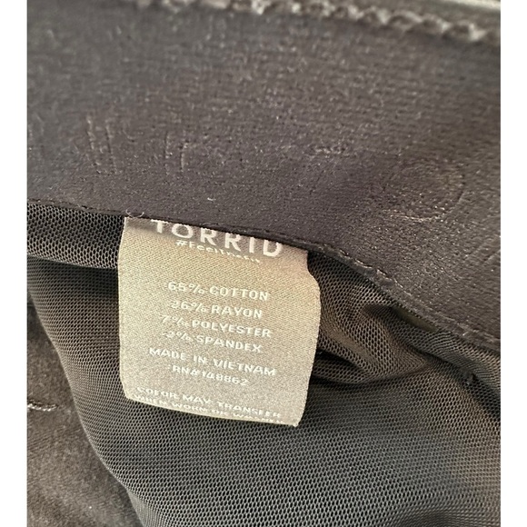 Torrid Distressed Bombshell Skinny Premium Stretch High-Rise Jeans  - Size 18 - Picture 5 of 13